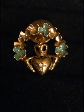 AVON Vintage Faux CZ Diamond Claddagh & Green Enamel Clover Wreath Lapel Pin